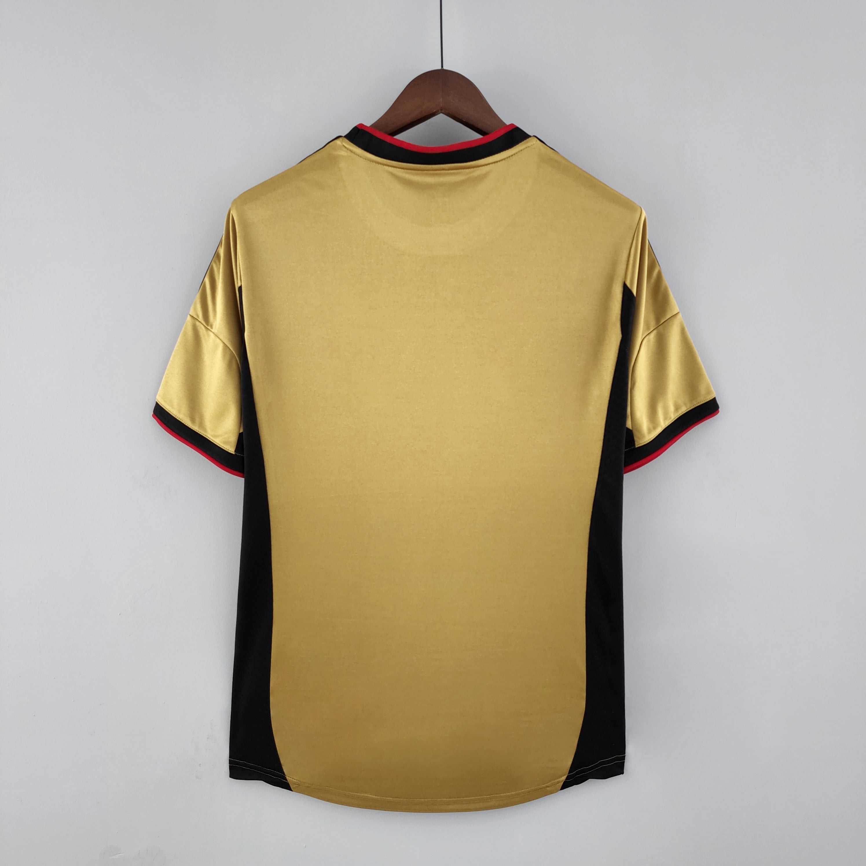 Kit oro AC Milan 2013/14 Retro
