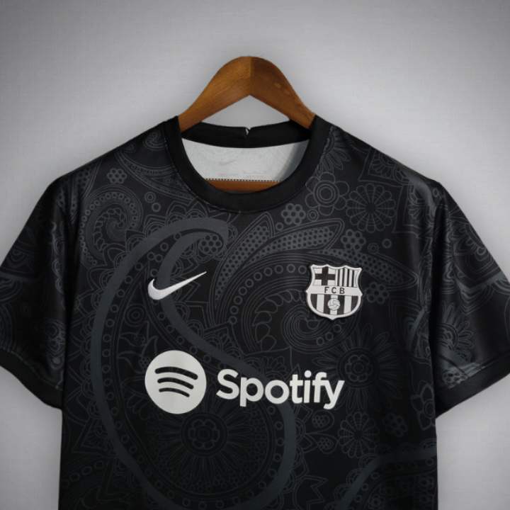 Equipación premium “Noir Fleur” FC Barcelona 24/25 (rosa negra)