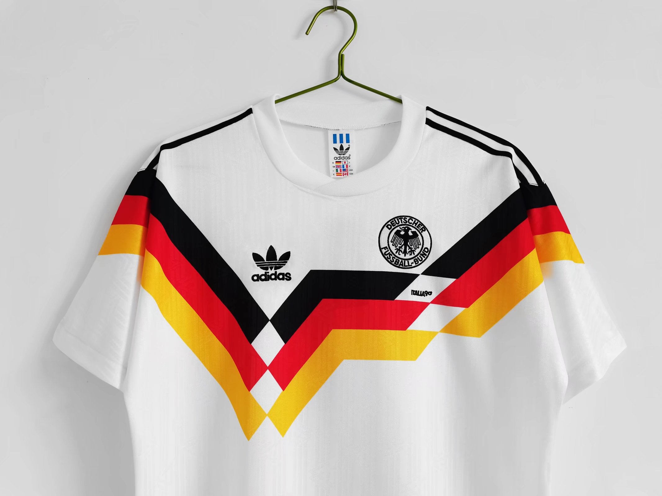 Alemania 1990 retro local