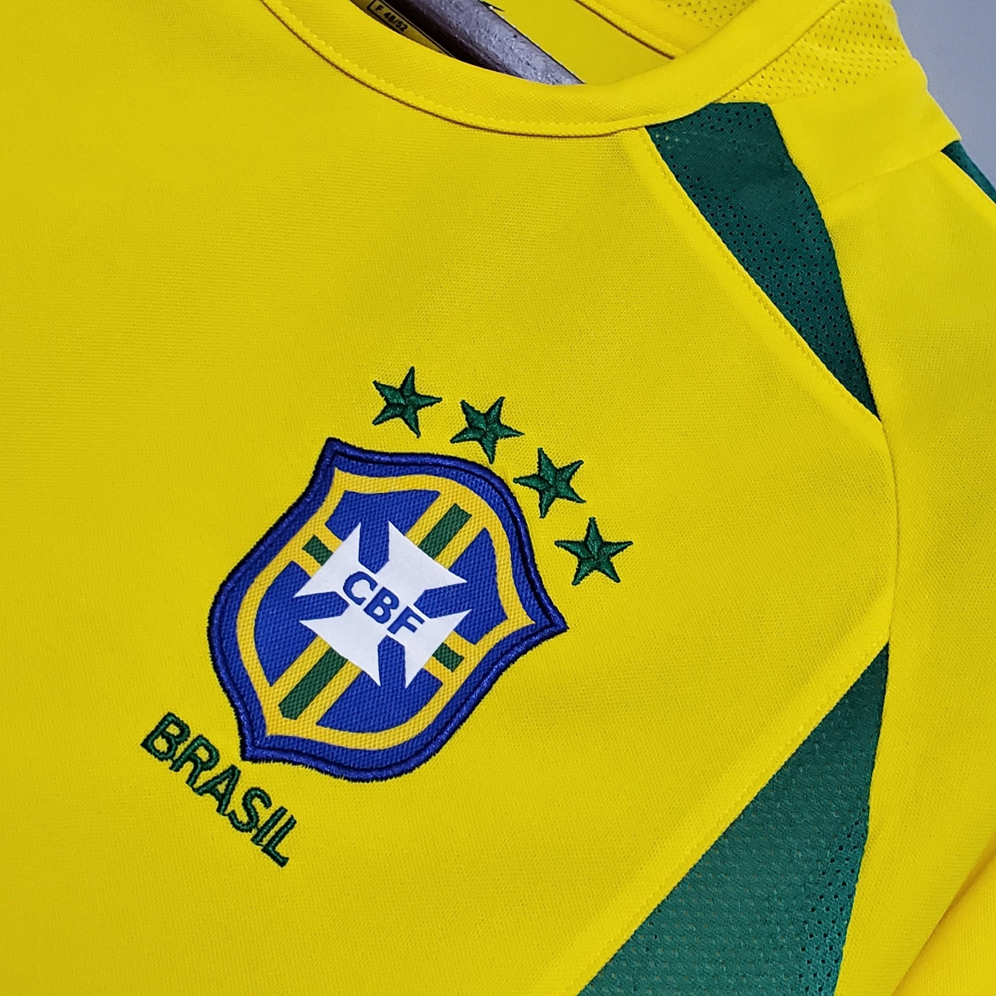 Uniforme retro local Brasil 2002