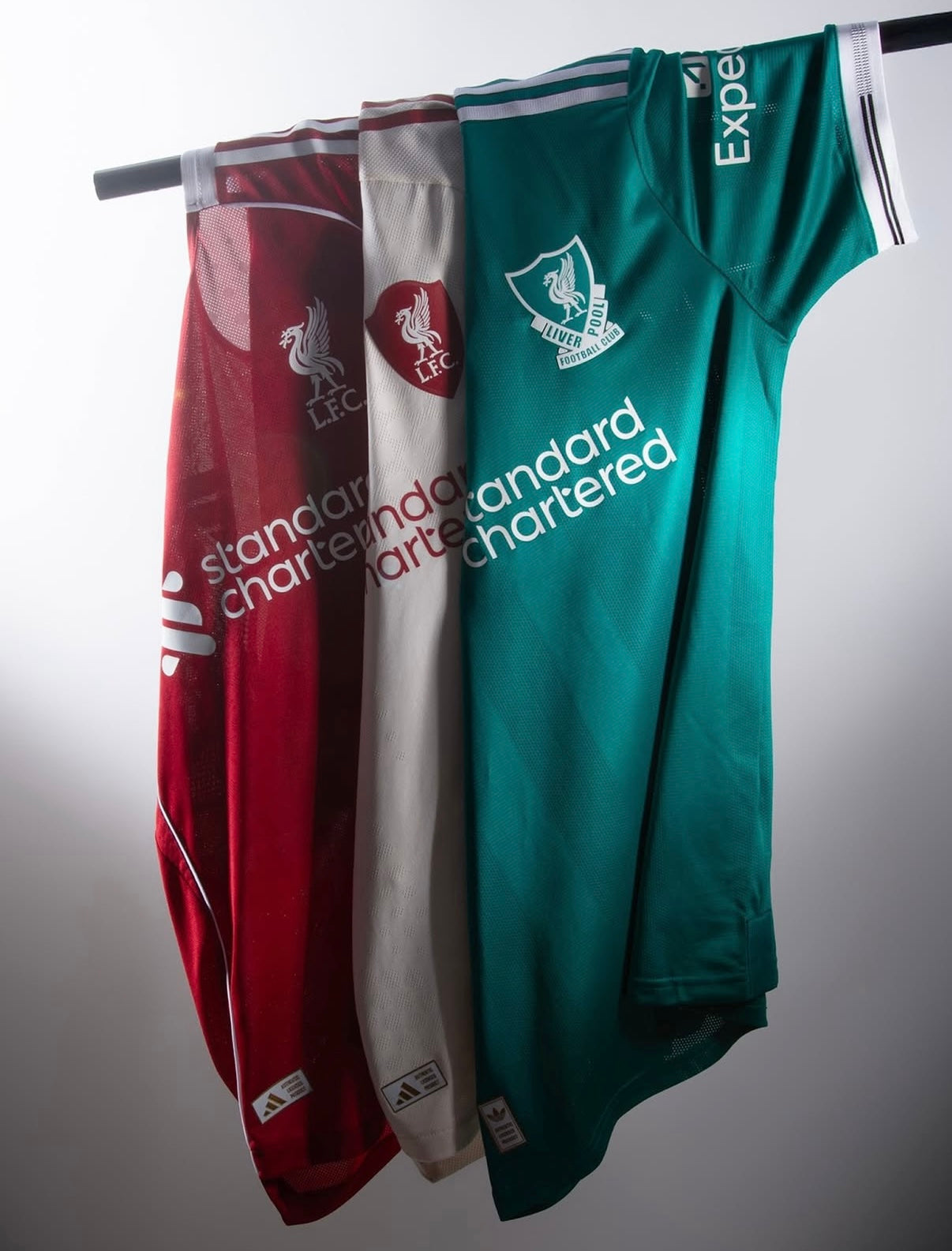 Liverpool Drei-in-Eins Sonderedition Trikot 2025/2026