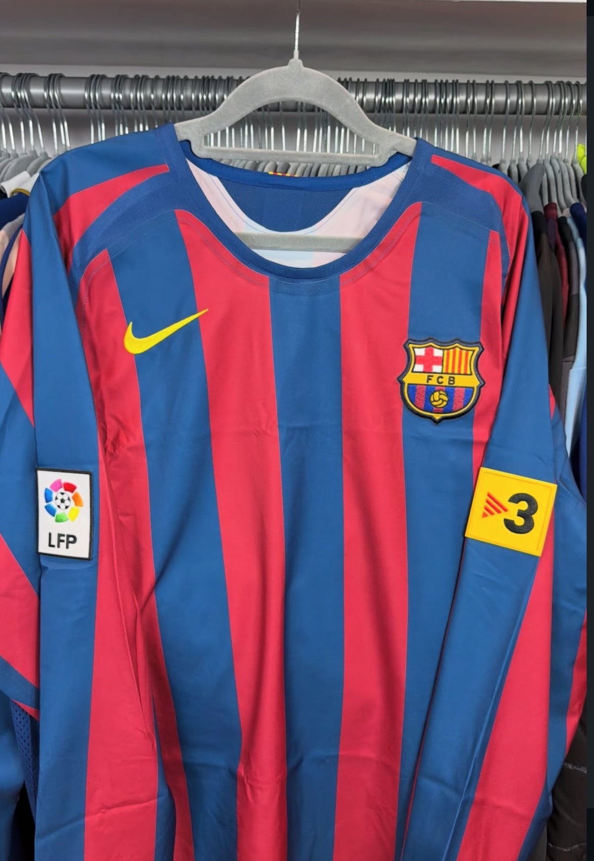 Camiseta retro de Ronaldinho de manga larga Barcelona 2005