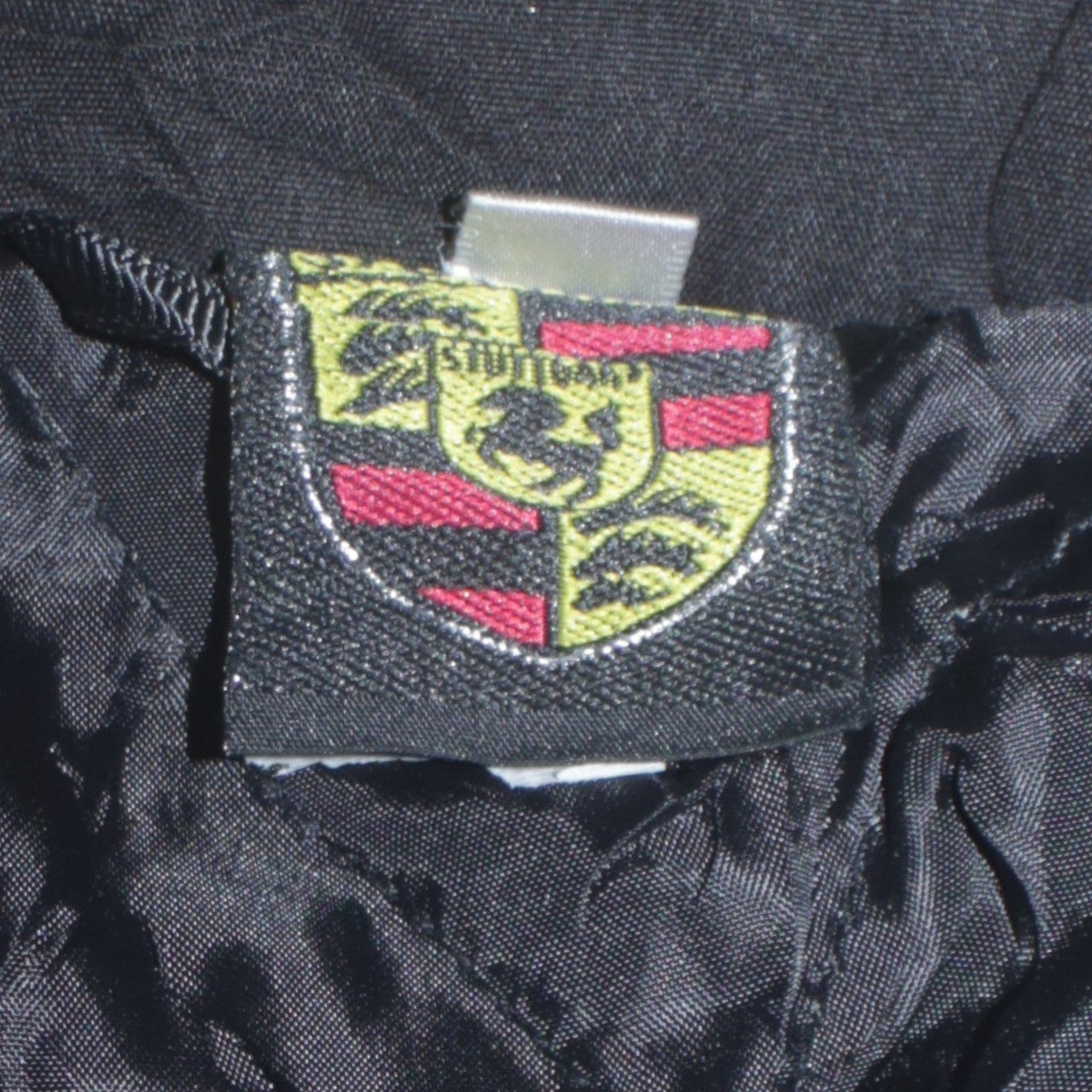 Chaqueta Nascar Porsche negra para hombre talla XLarge con logos bordados, cremallera frontal Prenda exterior de carreras