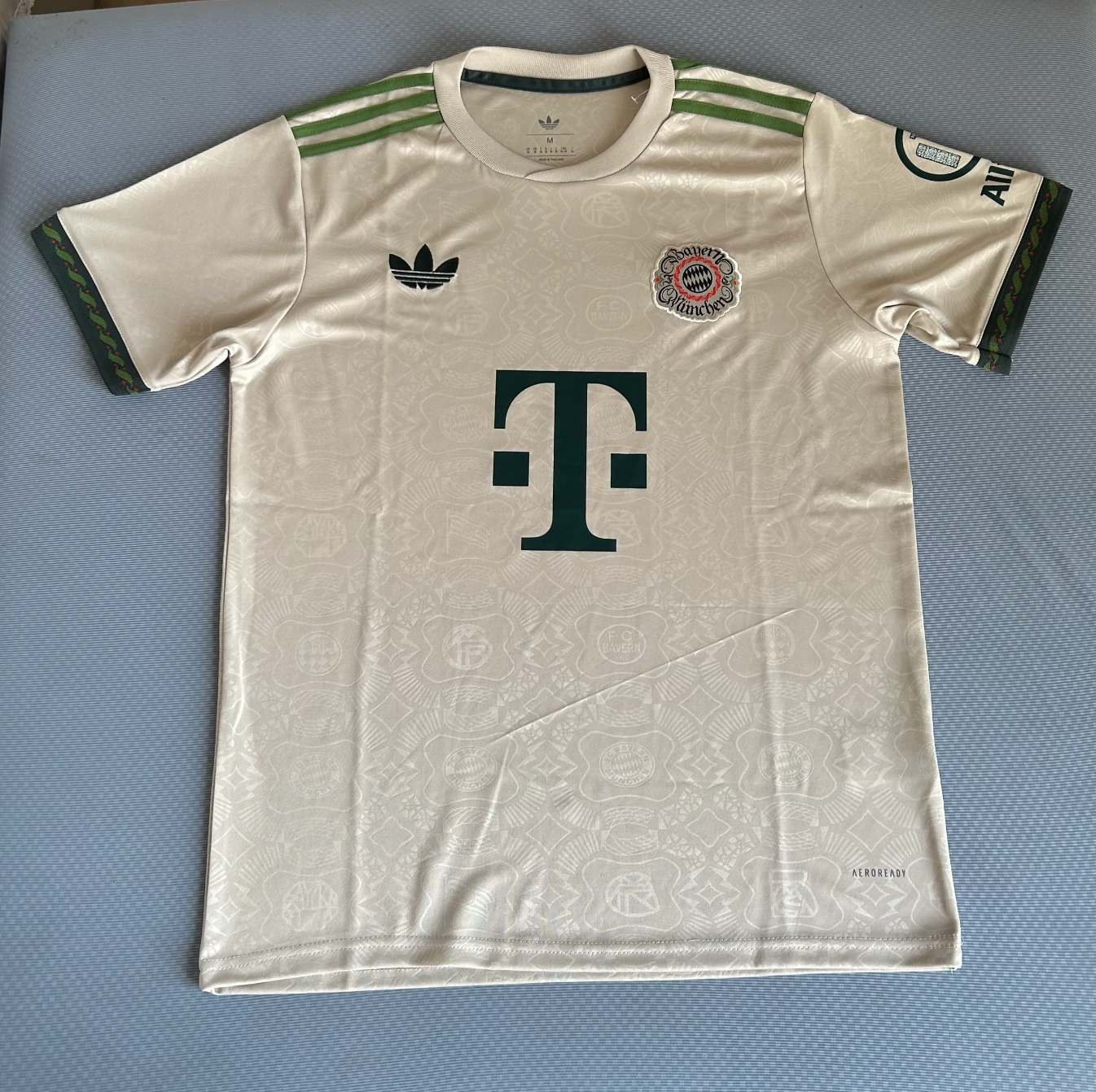 Bayern München Wiesn 2025/26 Trikot