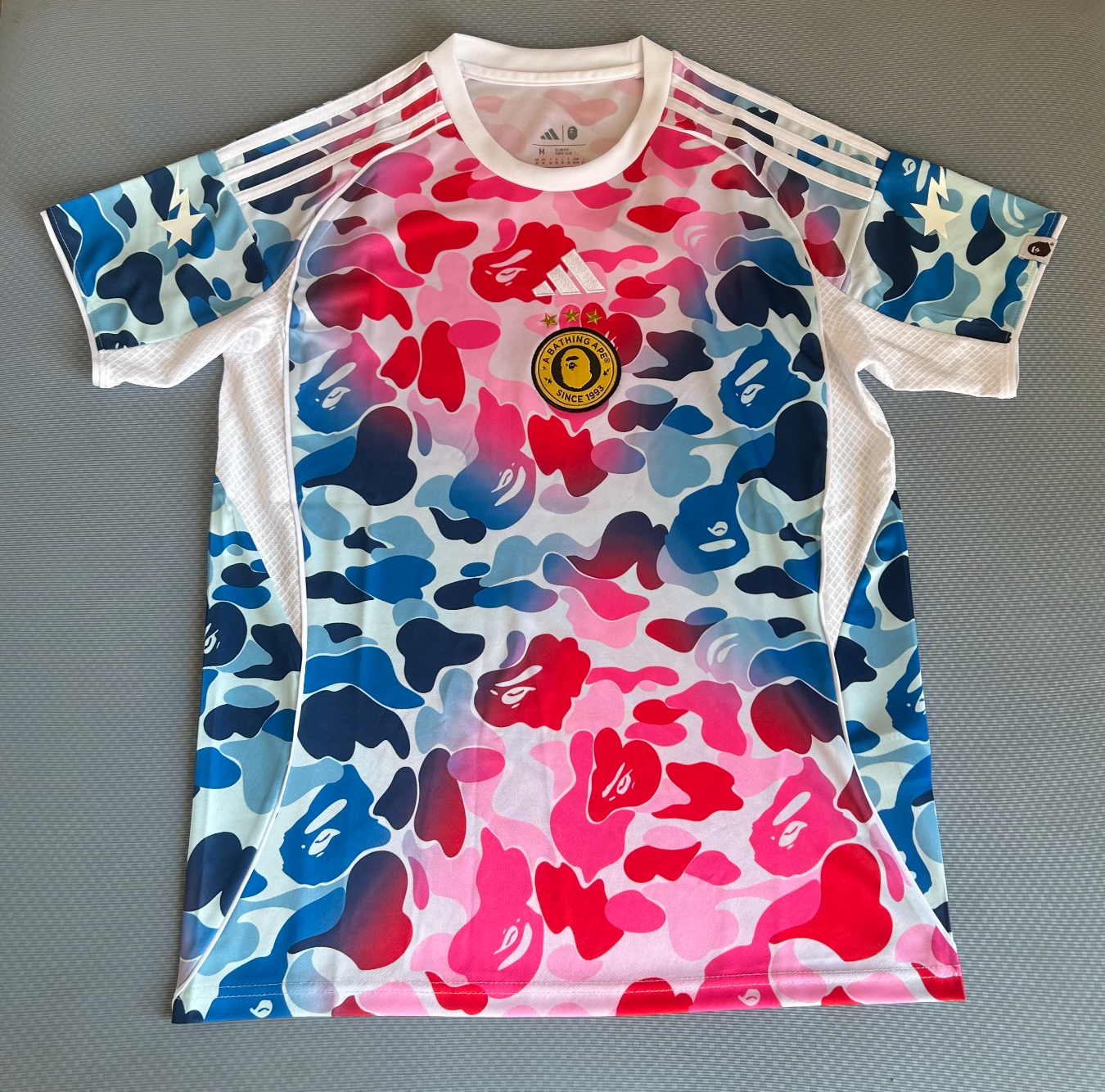 Maglia Camouflage Blu e Rosa Bathing Ape (BAPE) 2026