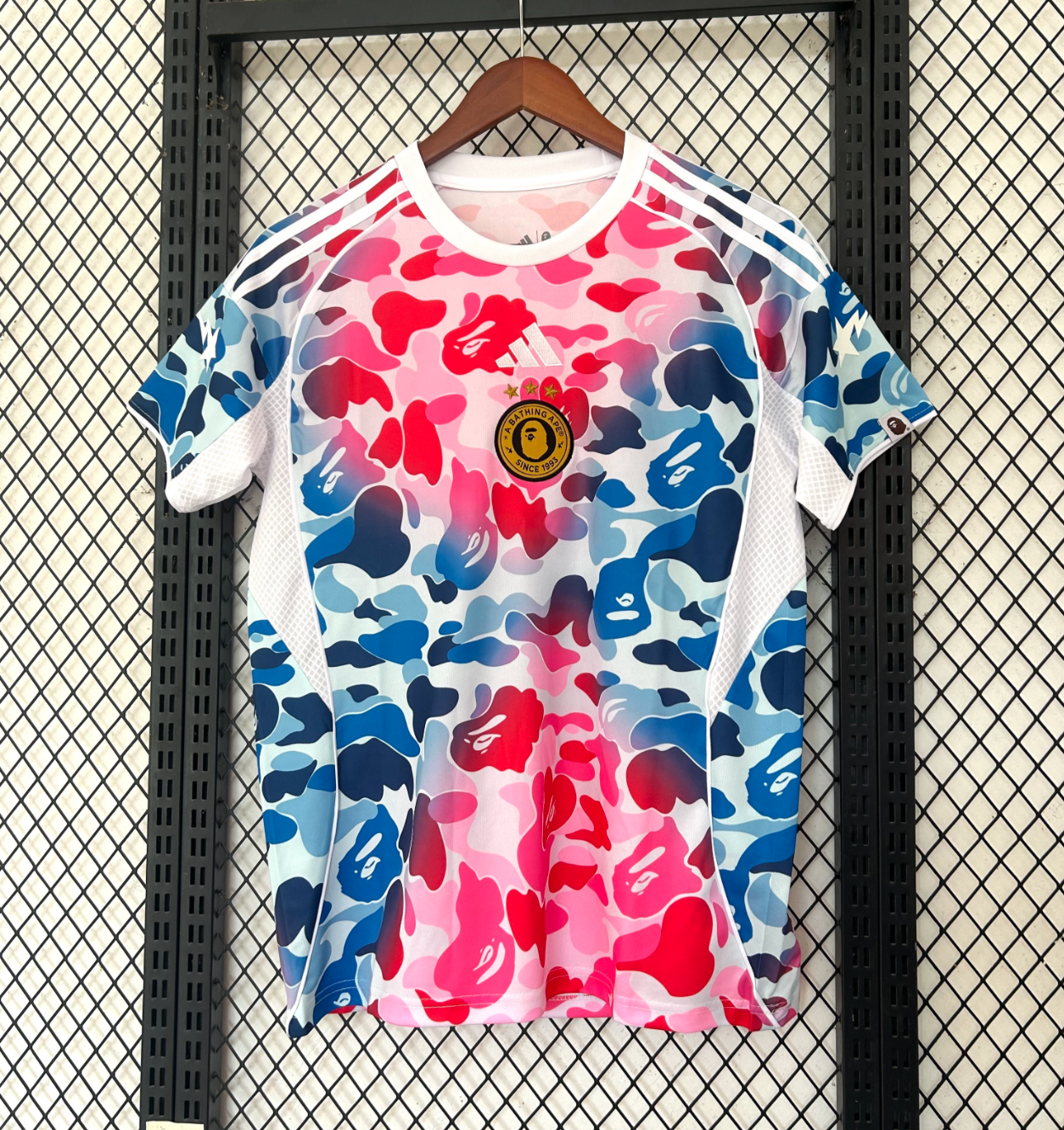 Maglia Camouflage Blu e Rosa Bathing Ape (BAPE) 2026