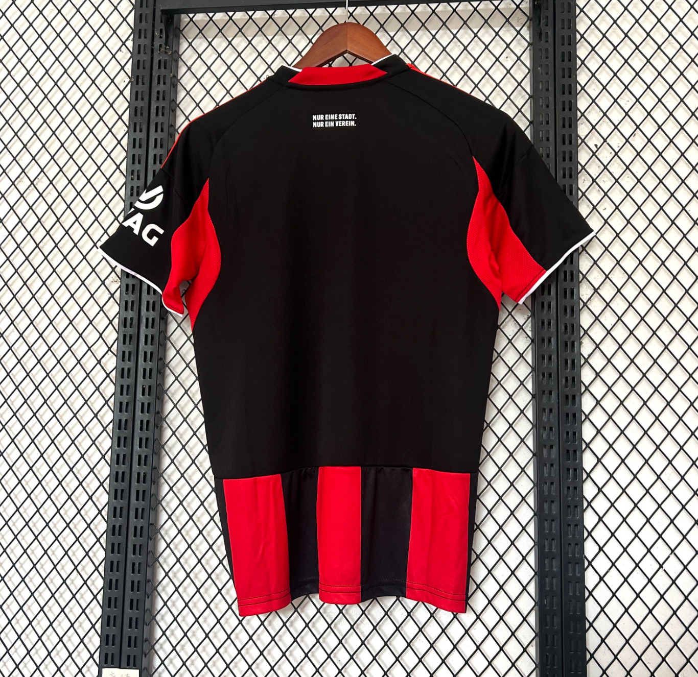 Camiseta local Eintracht Frankfurt 2025/2026