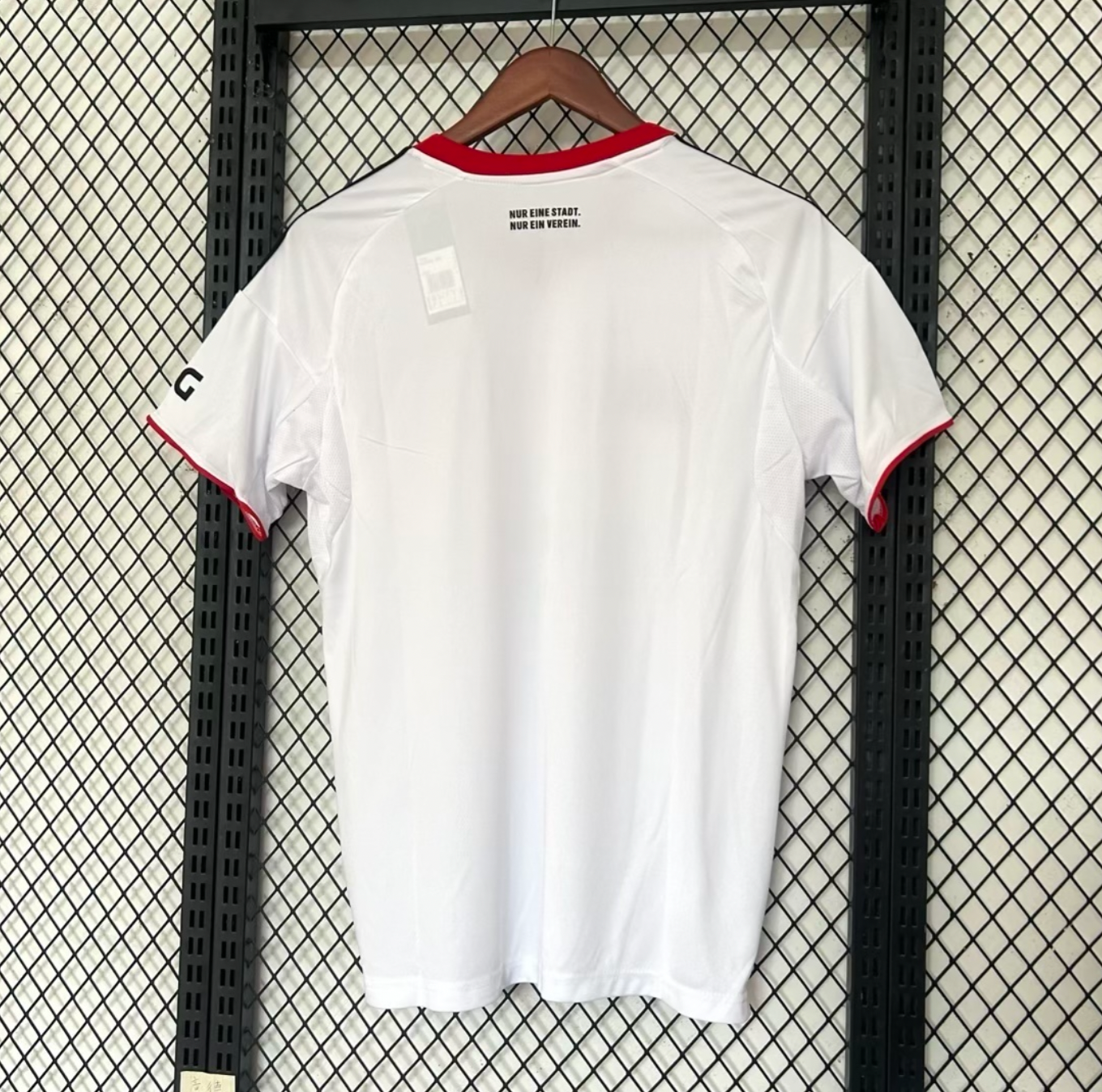 Camiseta de visitante Eintracht Frankfurt 2025/2026