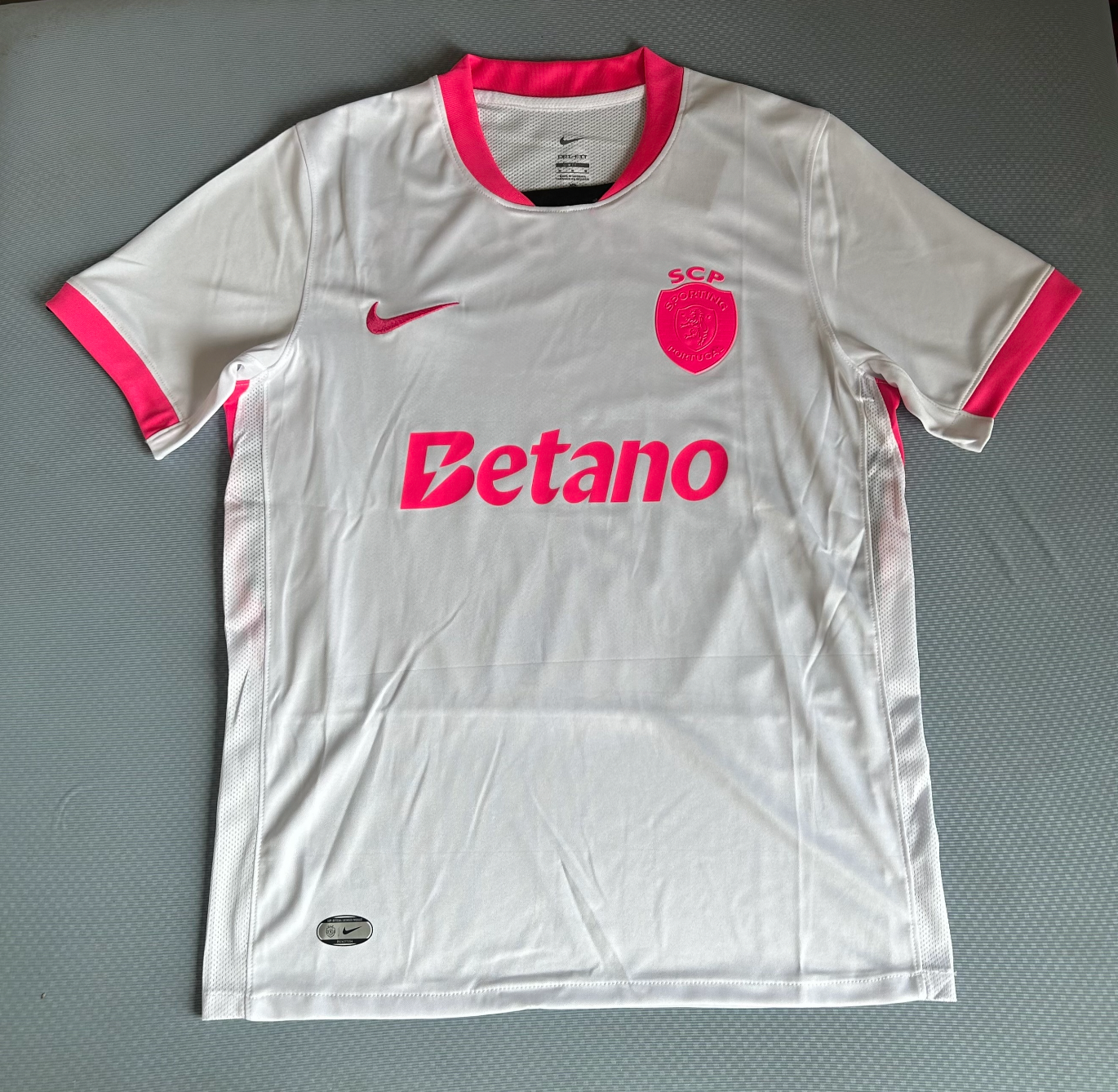Maglia Bianca e Rosa Sporting Lisbona 2026