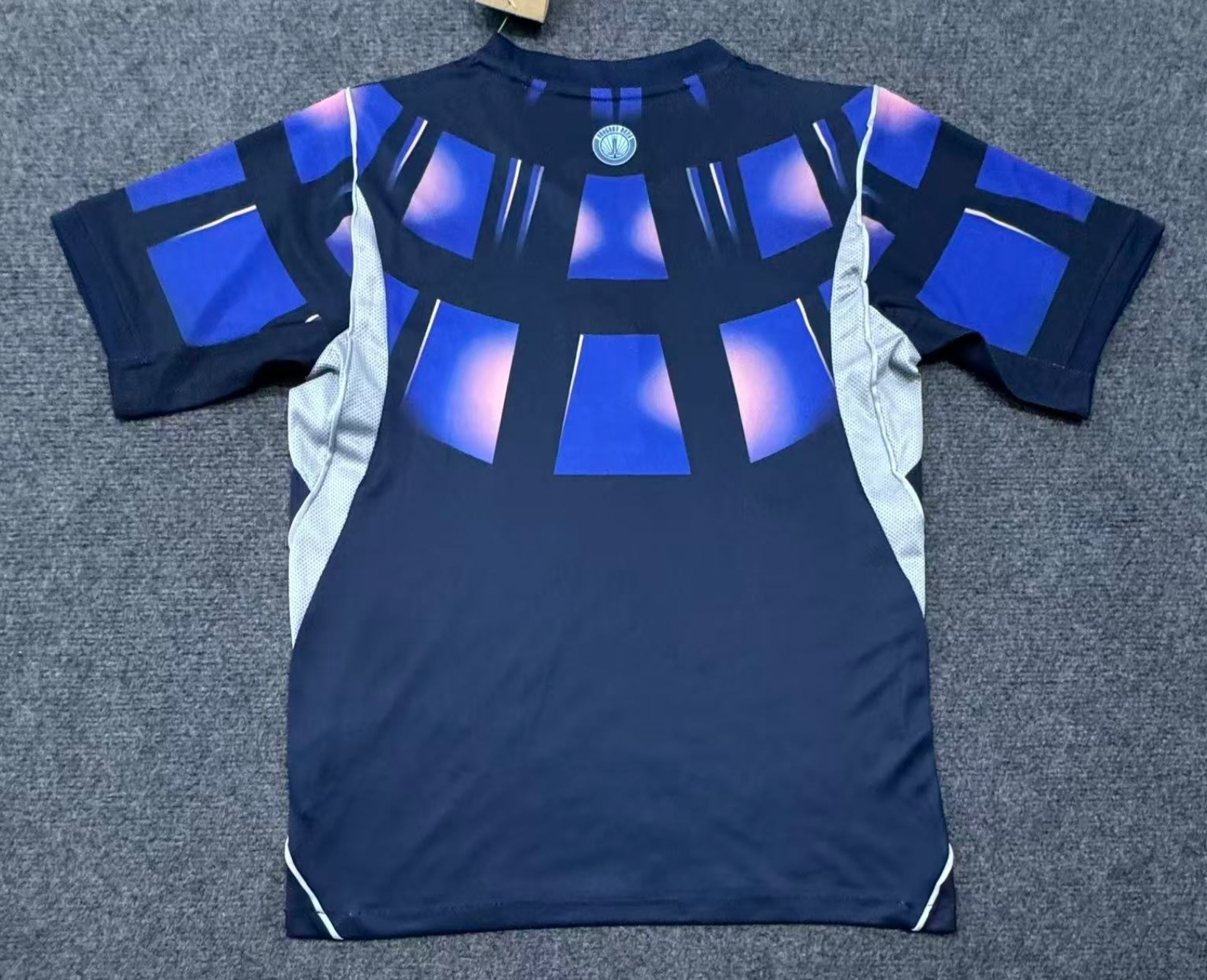 Camiseta visitante Uruguay Mundial 2026 edición Pantera Negra