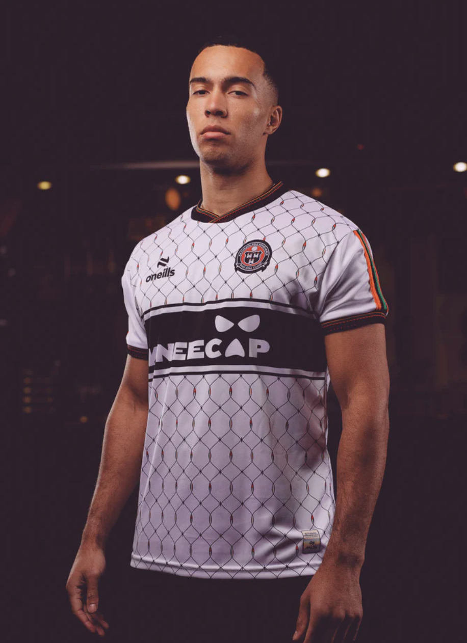 Maglia Trasferta Bohemian FC x Kneecap 2026 – Edizione Supporto Palestina