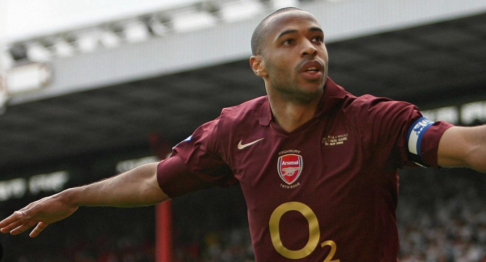 Uniforme retro local Arsenal 2005-2006