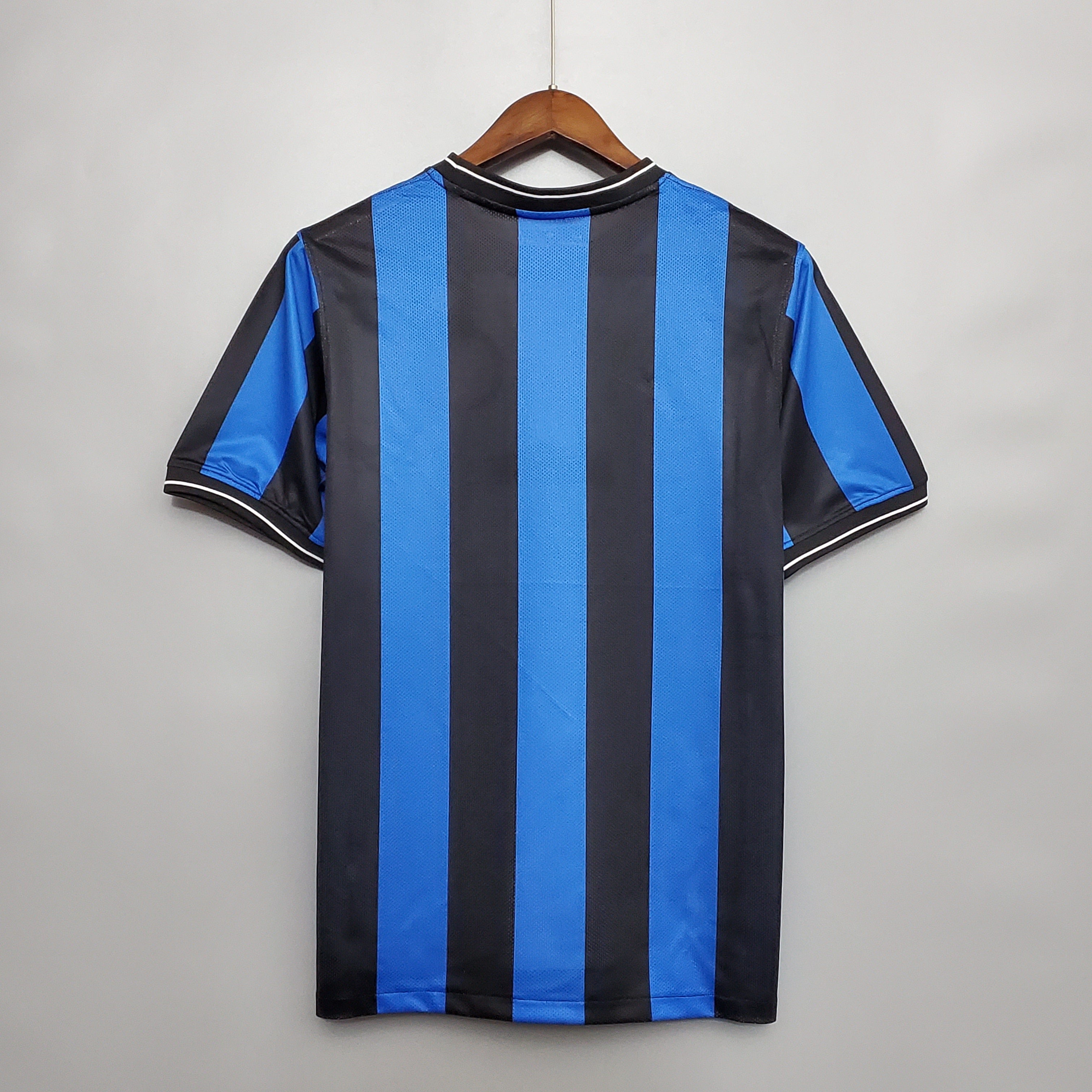 Uniforme retro local Inter de Milán 2010