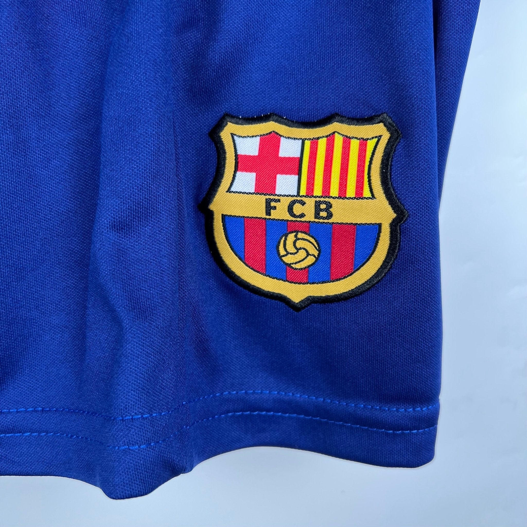 Tenue domicile FC Barcelone pour enfants 2023/24