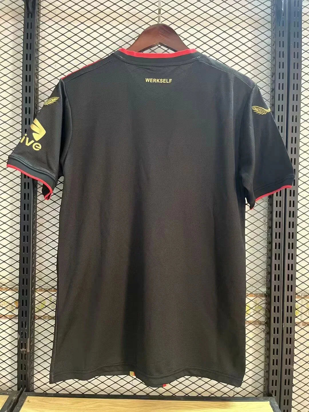 Maillot domicile du Bayer Leverkusen 2024/2025