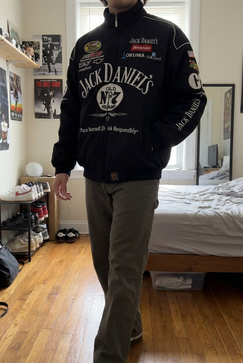 Chaqueta de Carreras Jack Daniel's Old No. 7 Negra | Cremallera completa con logos de patrocinadores NASCAR