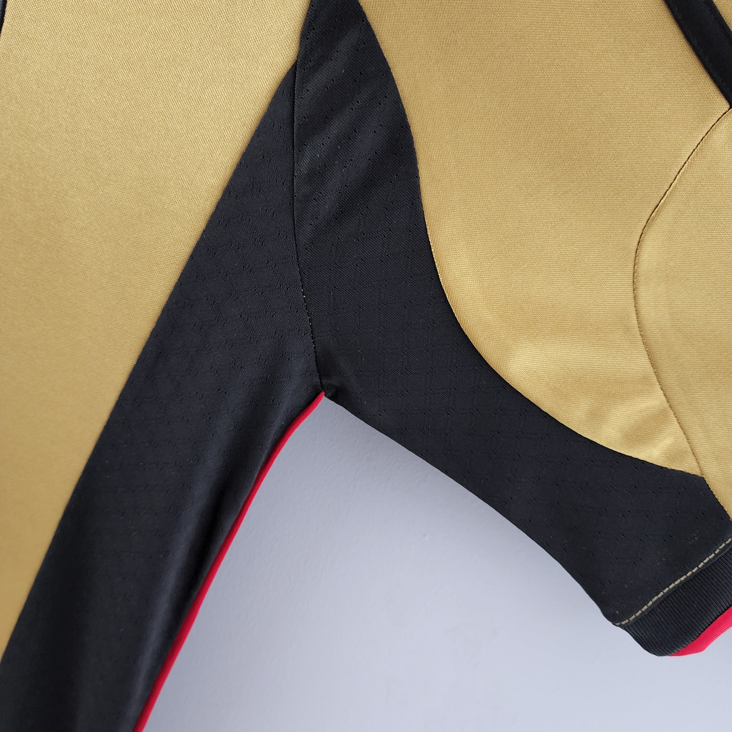 Kit oro AC Milan 2013/14 Retro