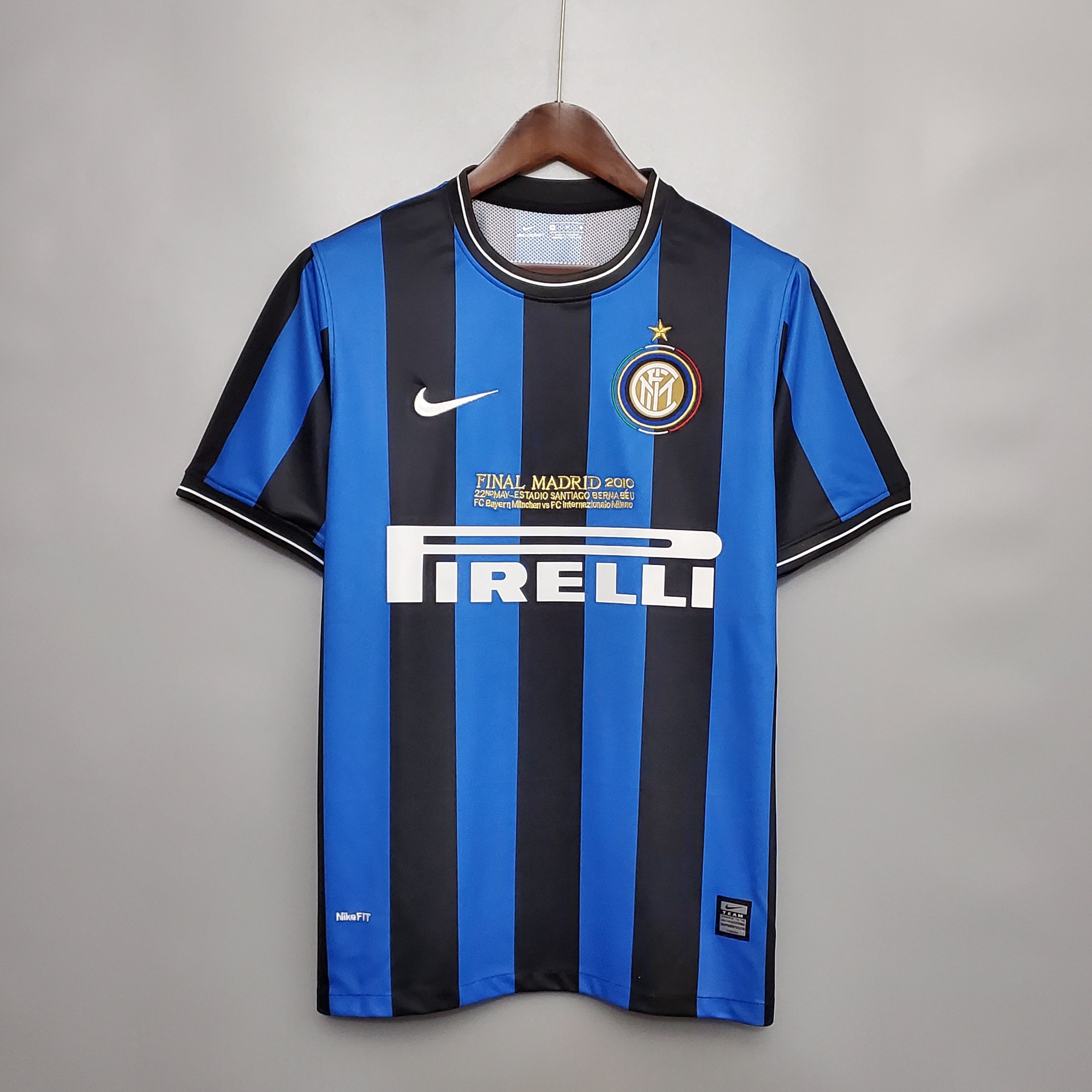 Uniforme retro local Inter de Milán 2010