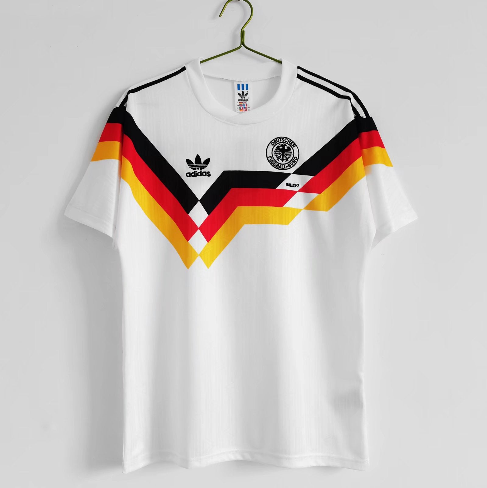 Alemania 1990 retro local