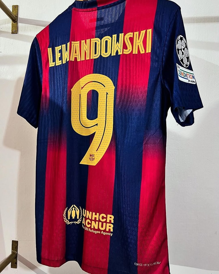 Kit casa FC Barcelona 2025/2026