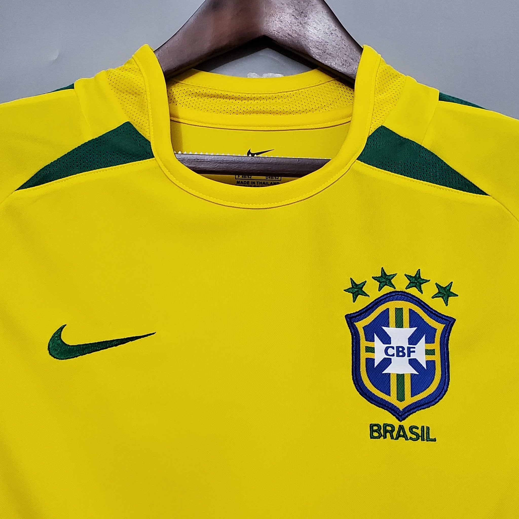 Uniforme retro local Brasil 2002