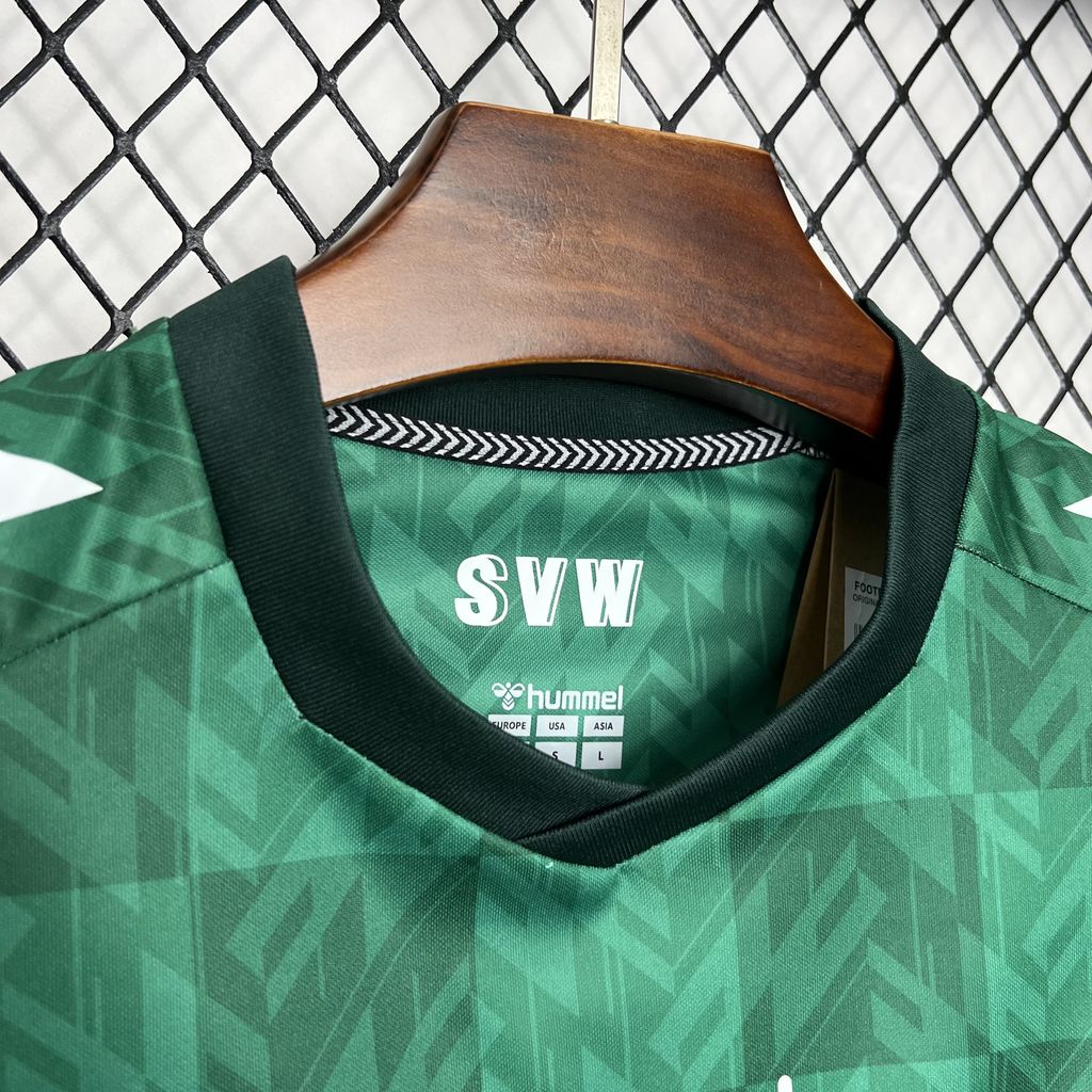 Equipación local Werder Bremen 24-25