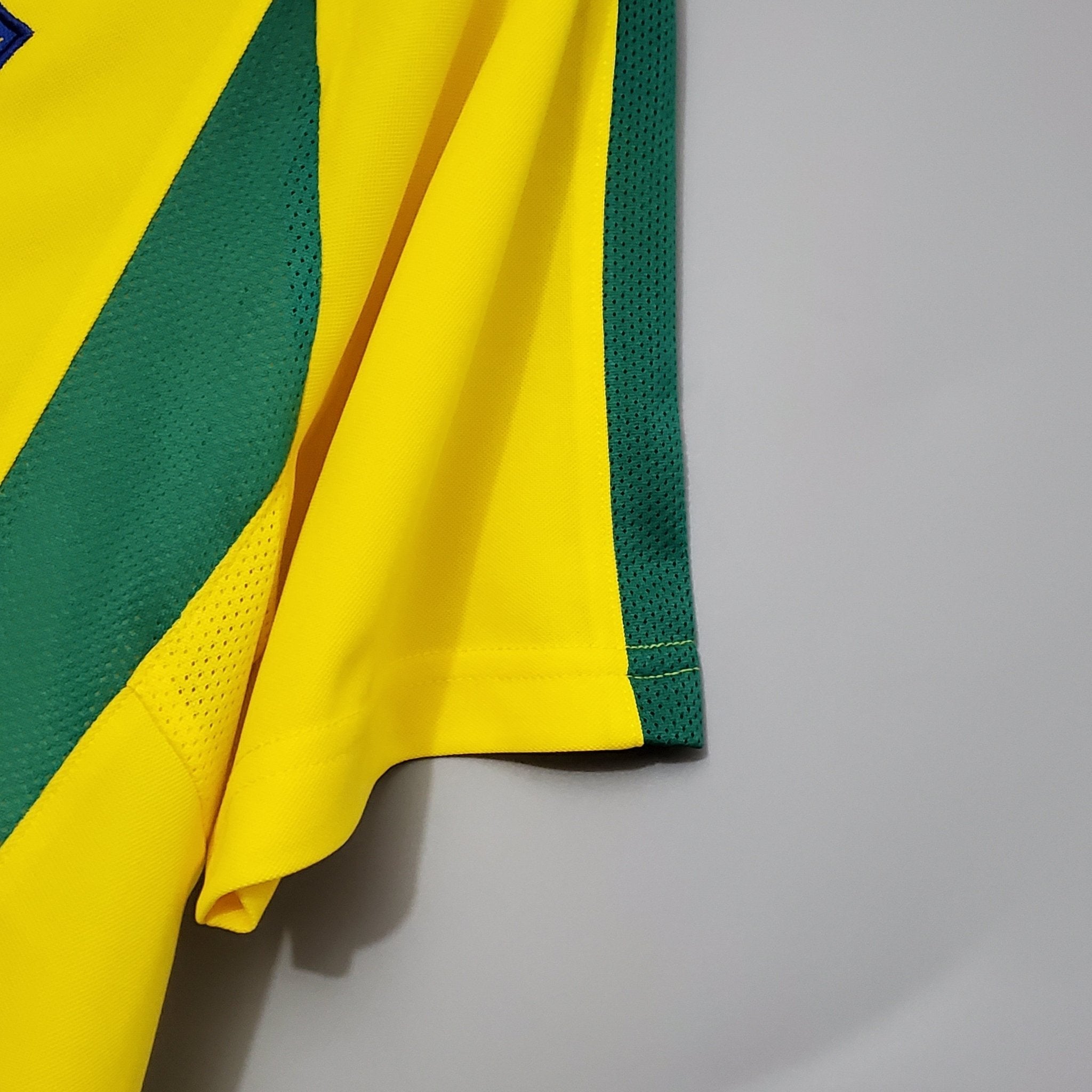 Uniforme retro local Brasil 2002