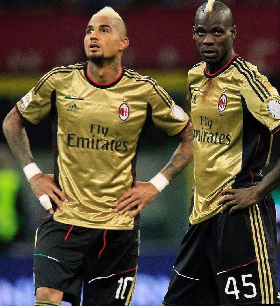 Kit oro AC Milan 2013/14 Retro