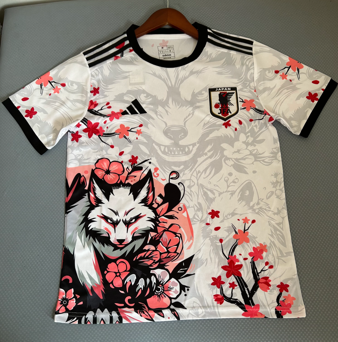 Japan Pink Fox Sonderedition Trikot 2025