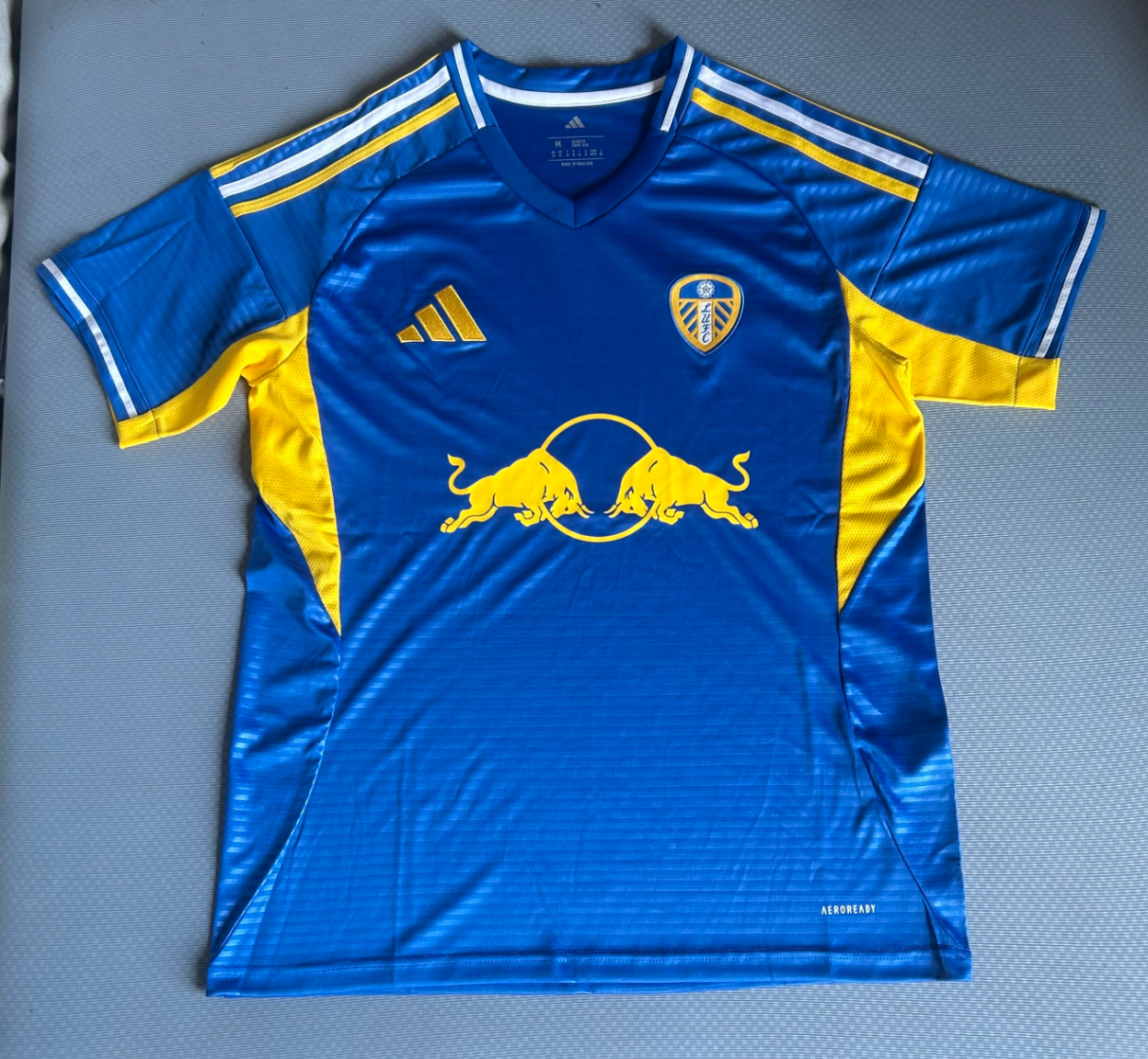 Leeds United Auswärtstrikot 2025/2026