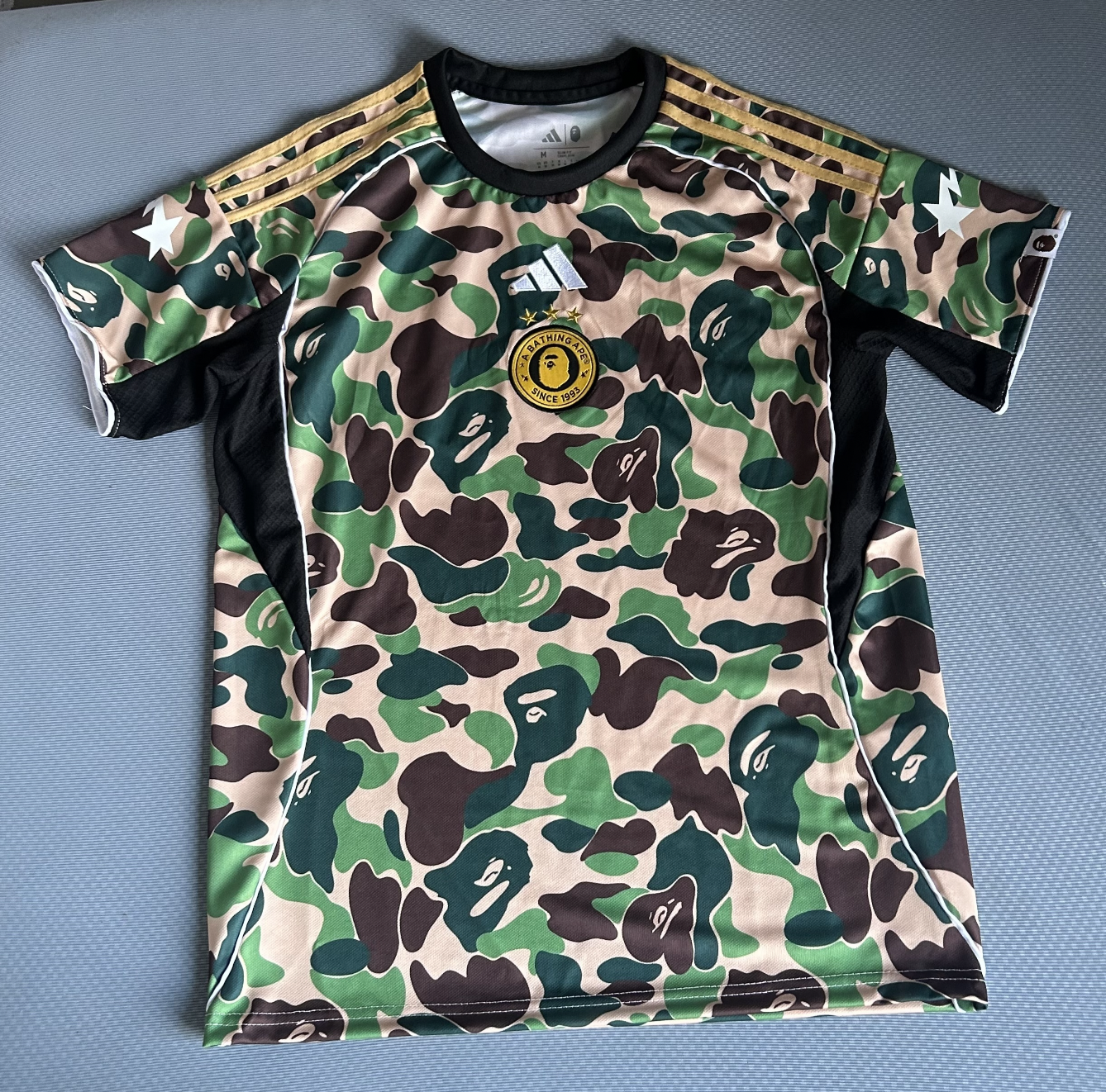 Camiseta Adidas x BAPE Camo