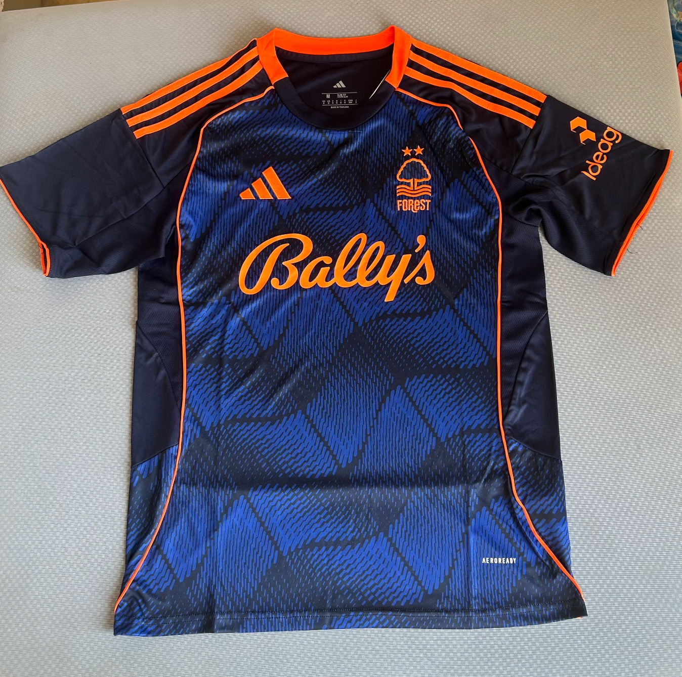 Nottingham Forest 2025/2026 Drittes Trikot