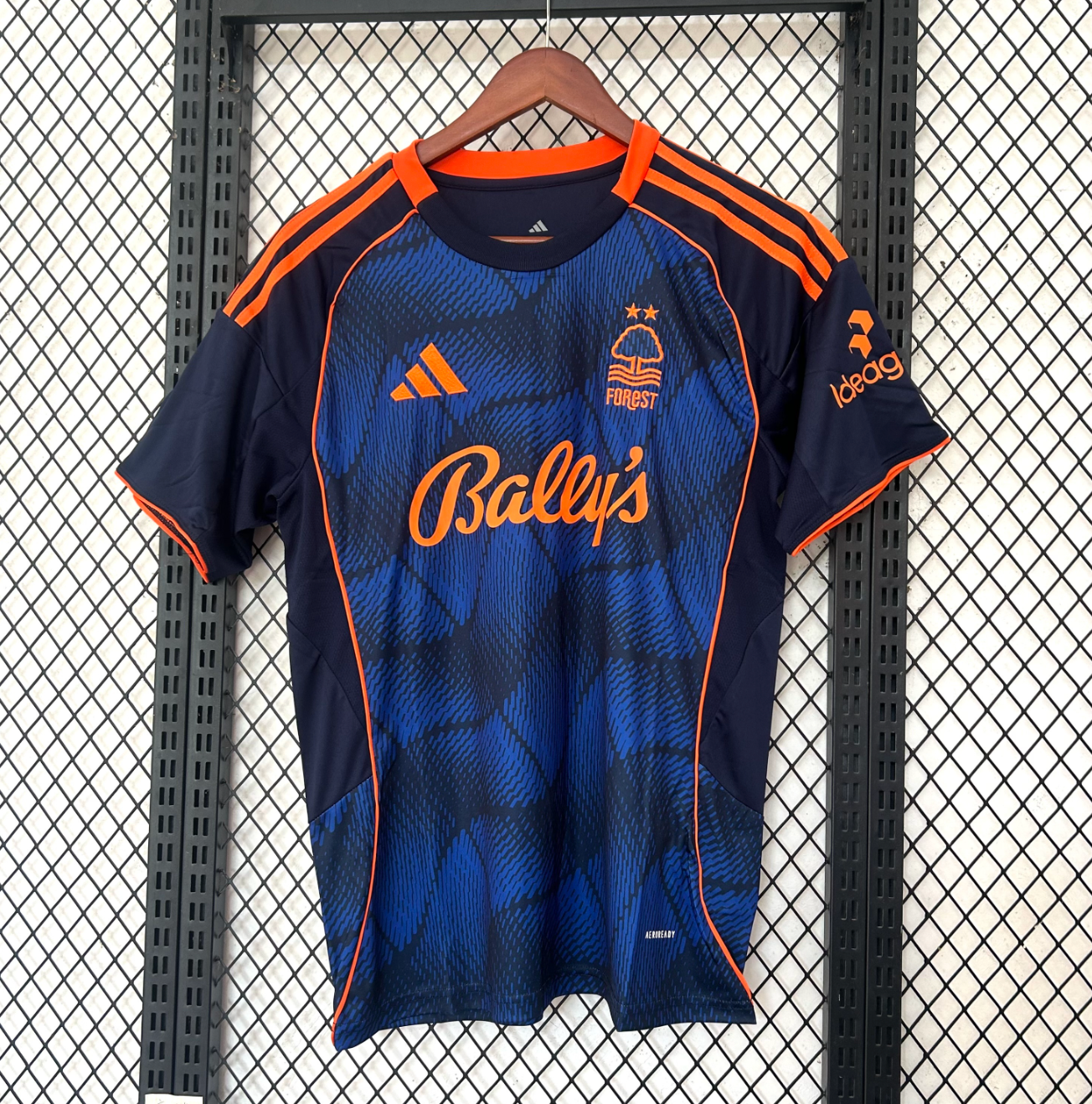 Nottingham Forest 2025/2026 Drittes Trikot