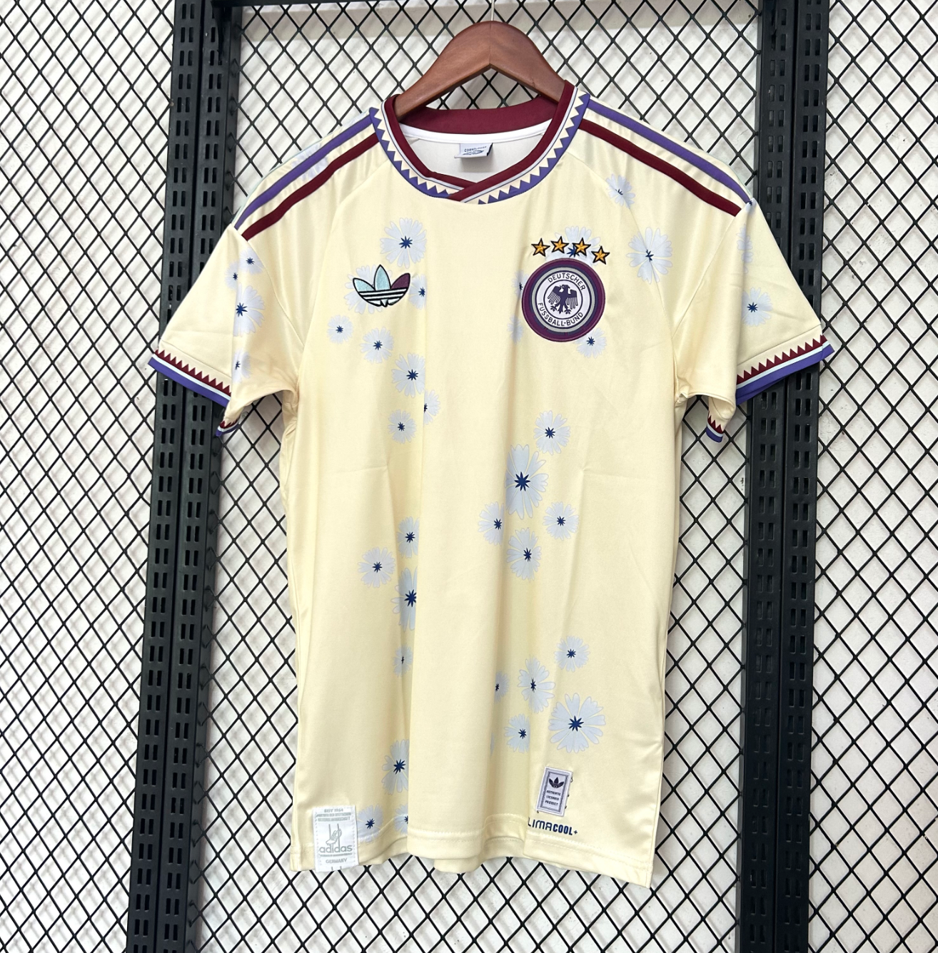 Camiseta edición especial Alemania Flores 2026