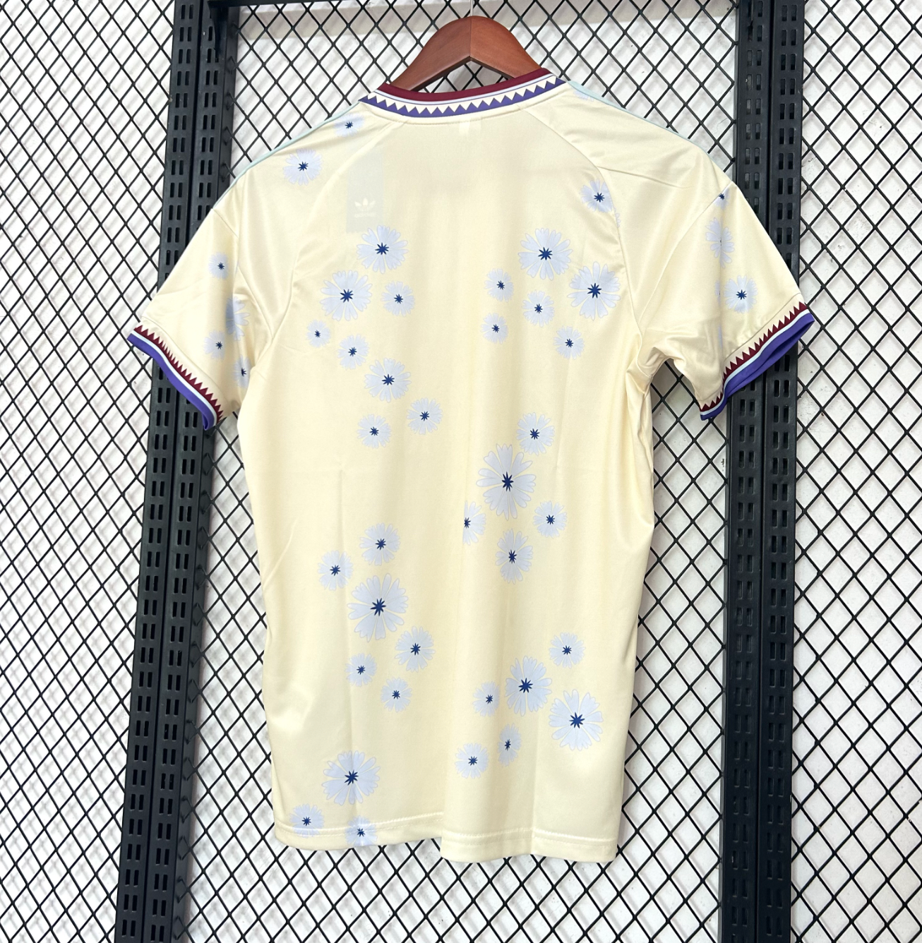 Camiseta edición especial Alemania Flores 2026