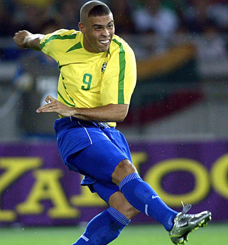 Uniforme retro local Brasil 2002