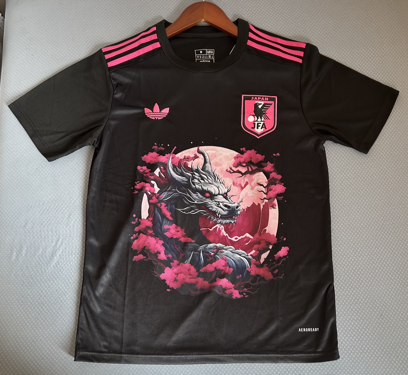 Japan Pink Dragon Sonderedition Trikot 2025/2026