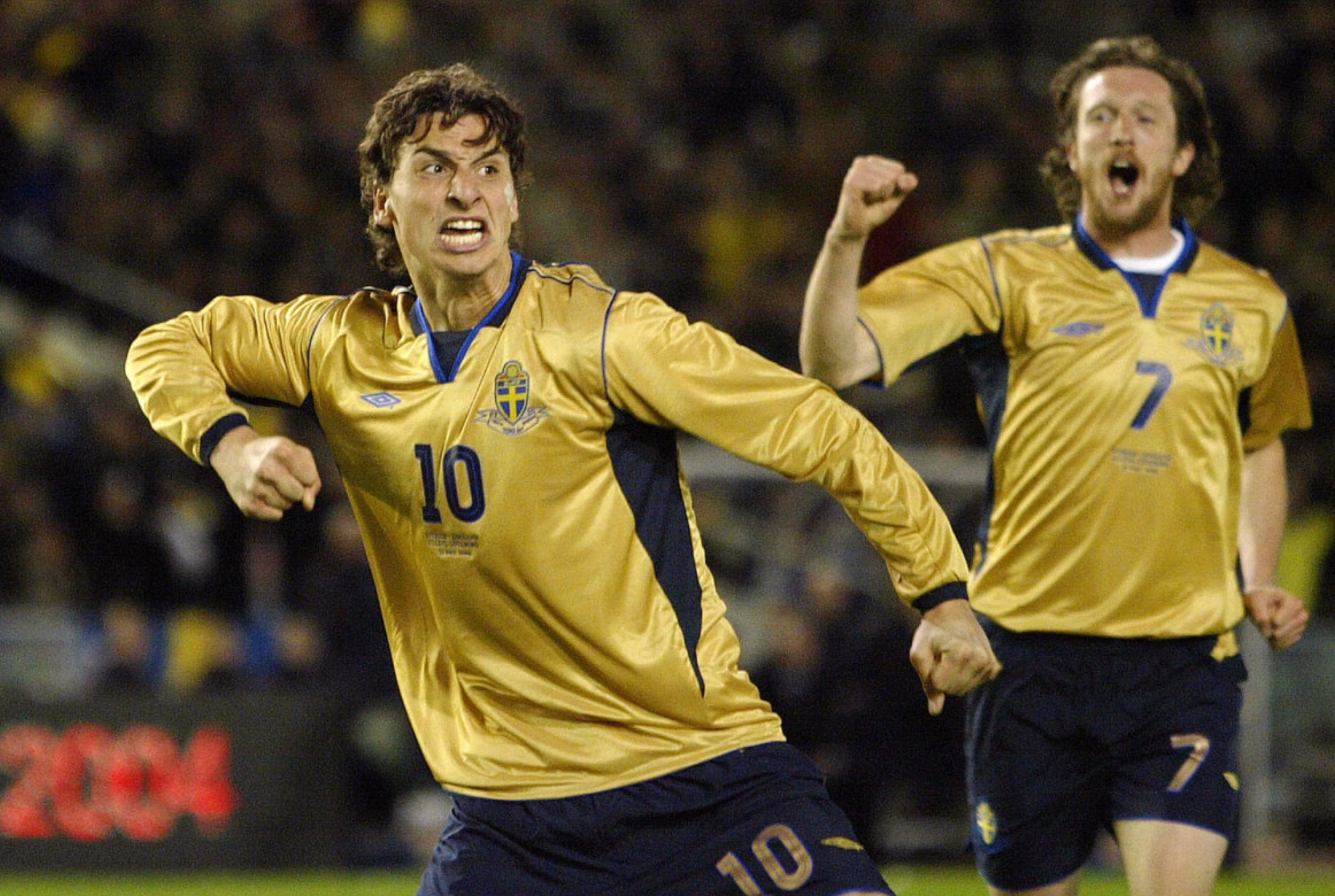Schweden 2004 Retro Goldenes Trikot Auswärts Lange Ärmel