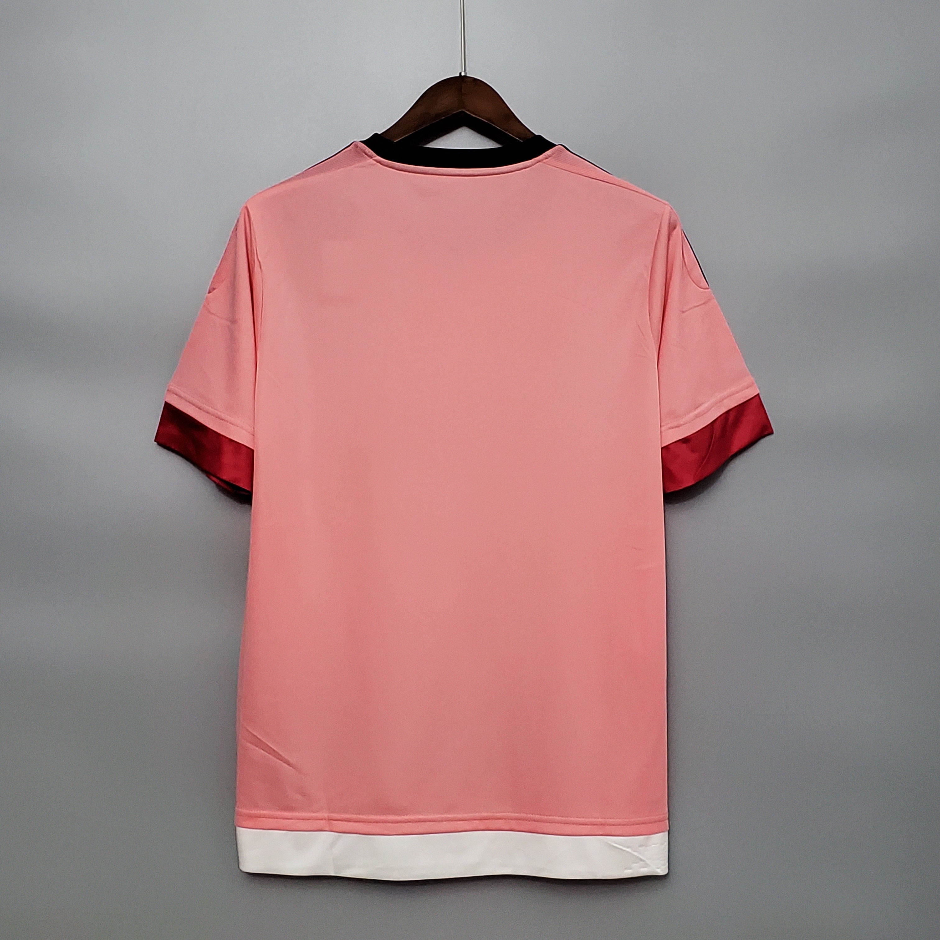 2015-2016 Juventus Auswärtstrikot Retro Pink