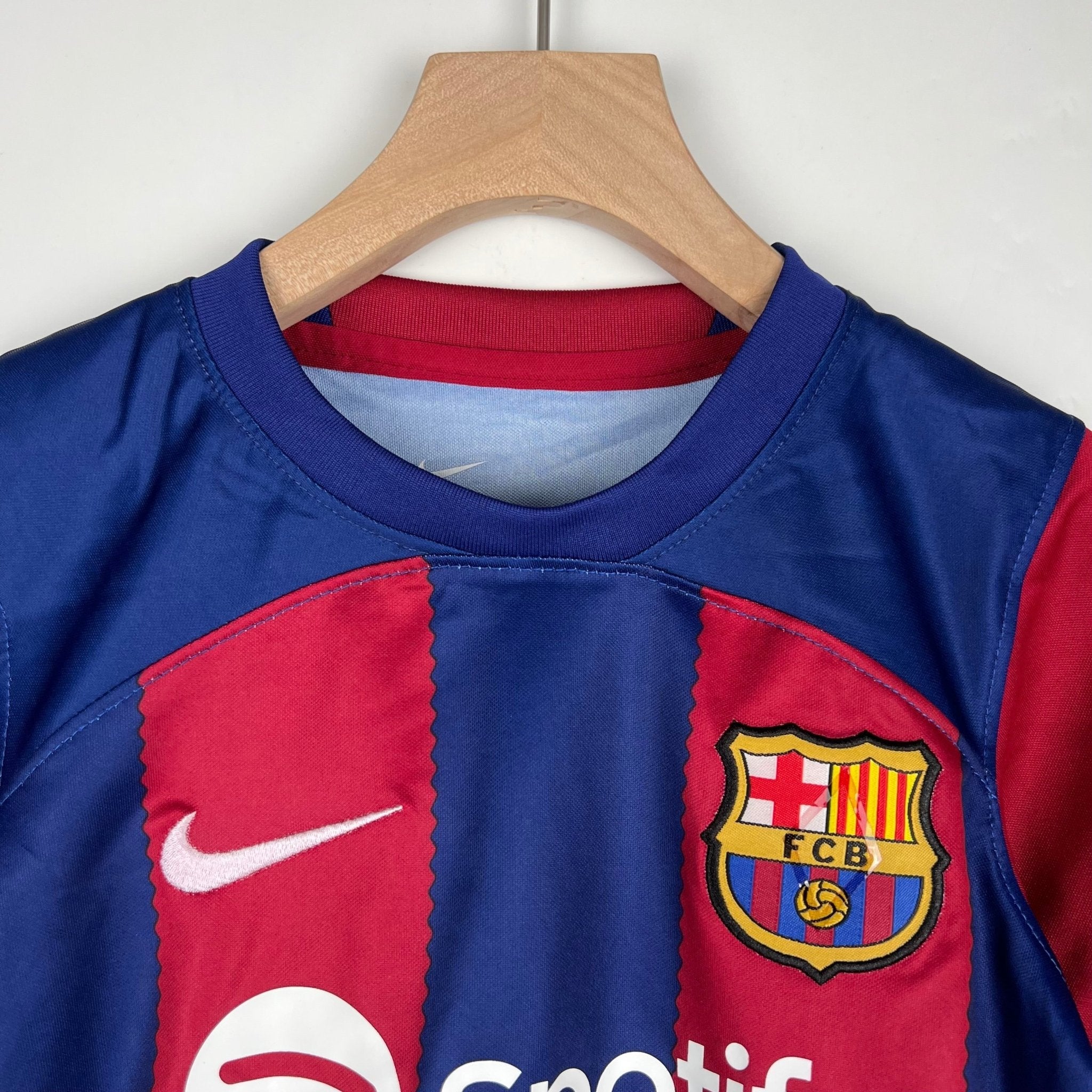Tenue domicile FC Barcelone pour enfants 2023/24