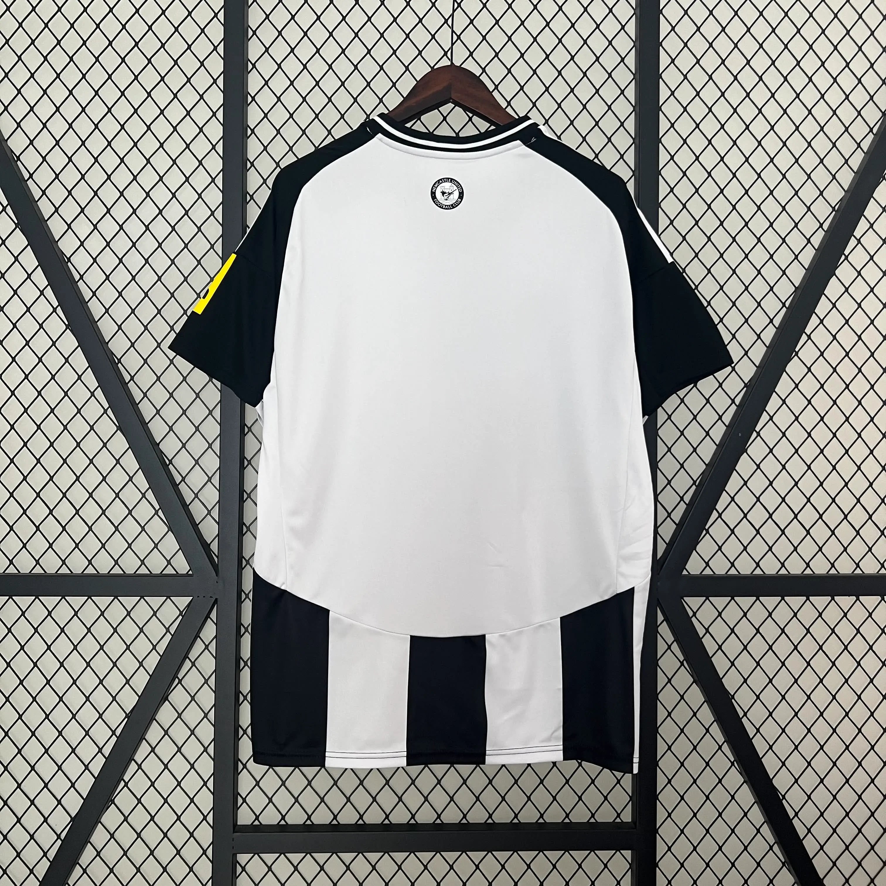 Equipamento Principal Newcastle United 2024/2025