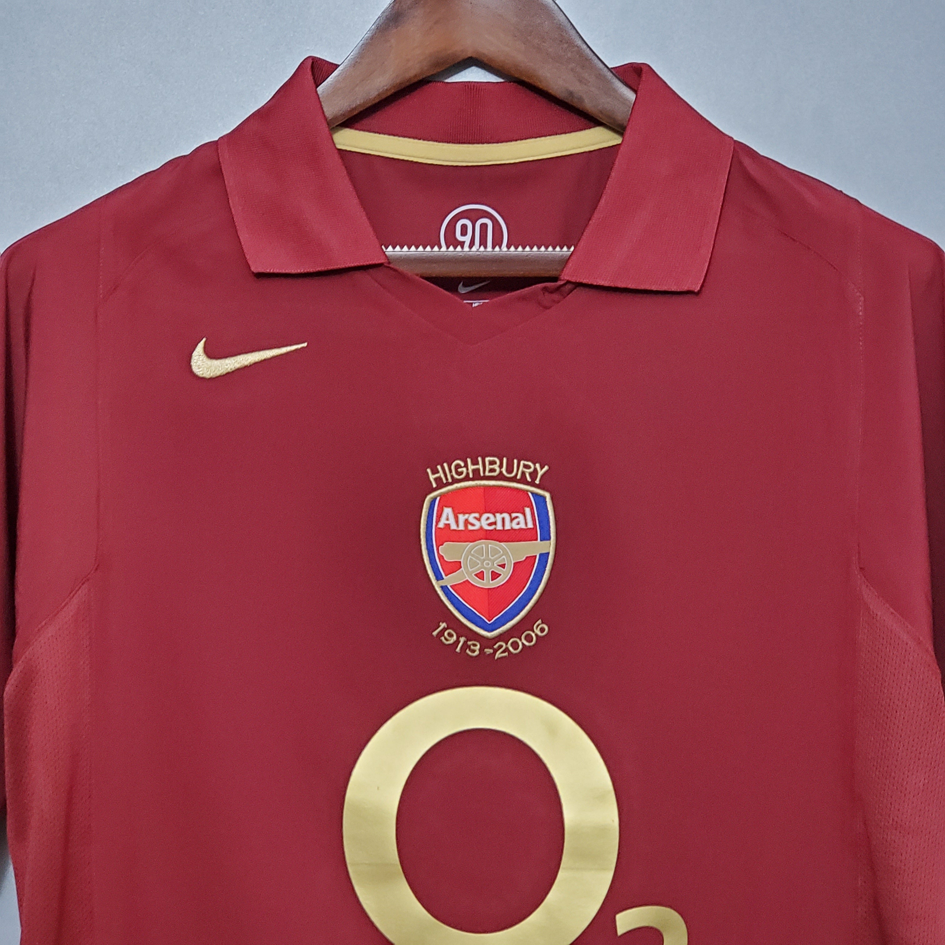 Uniforme retro local Arsenal 2005-2006