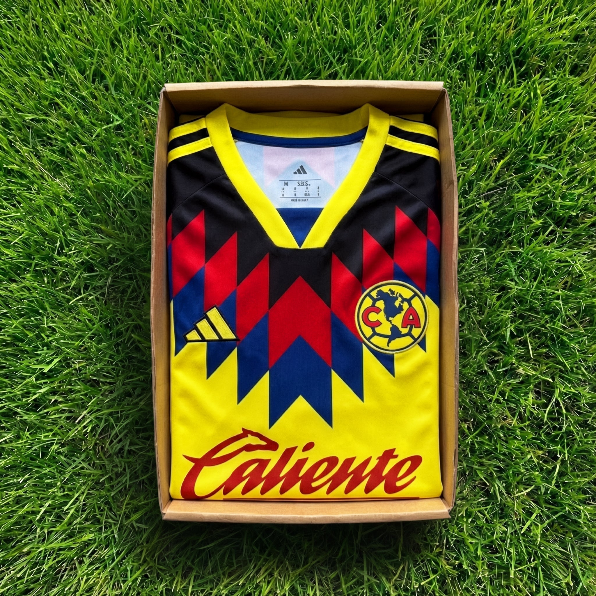 Caja Misteriosa de Camisetas de Fútbol Retro (1 artículo)