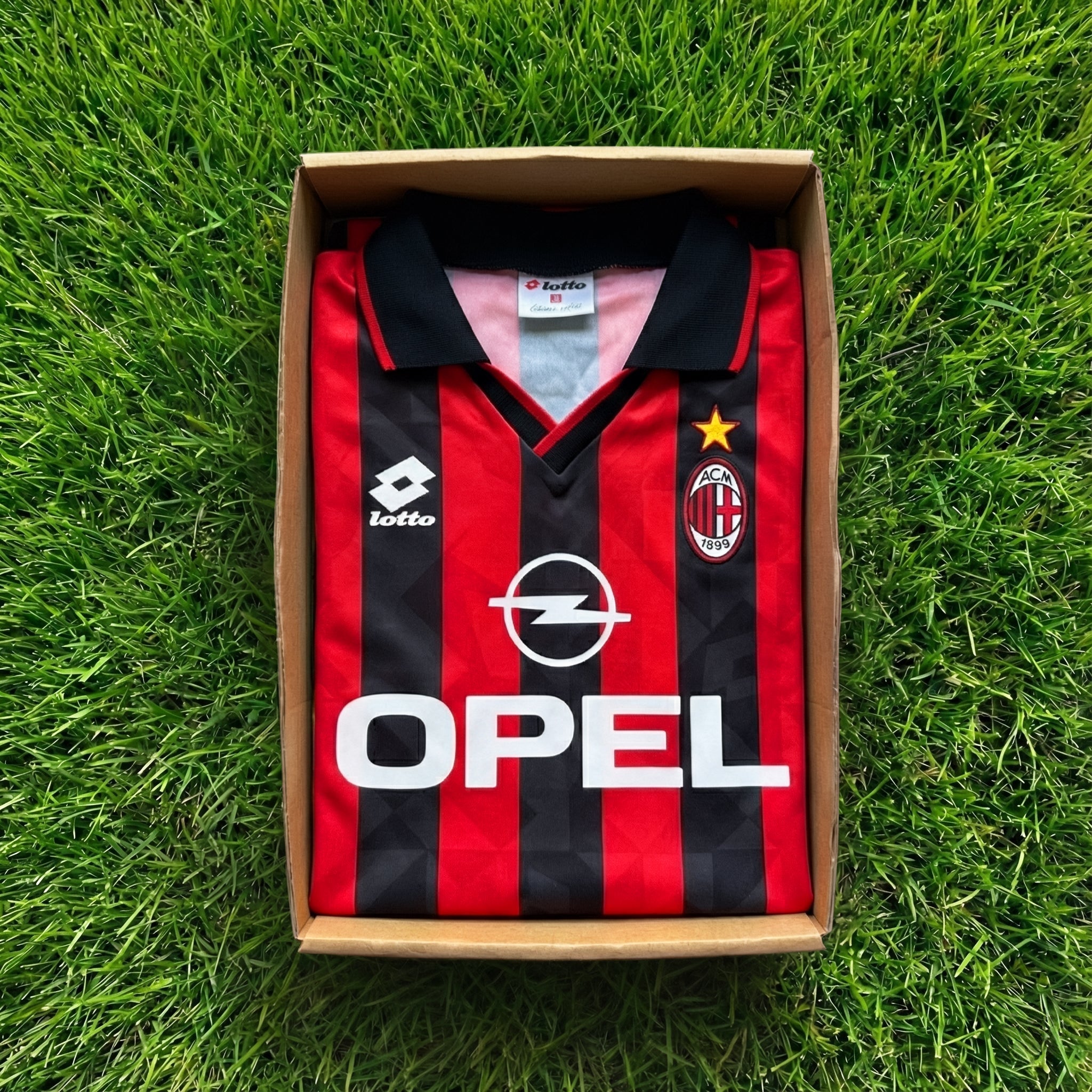 Caja Misteriosa de Camisetas de Fútbol Retro (1 artículo)