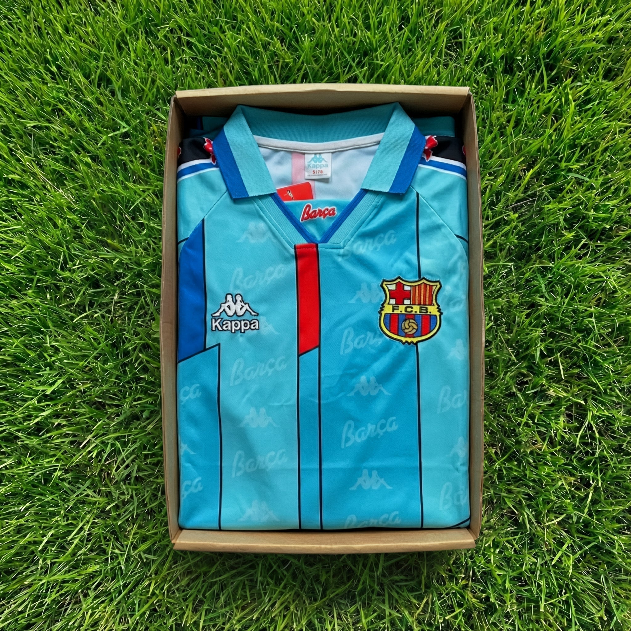 Caja Misteriosa de Camisetas de Fútbol Retro (1 artículo)